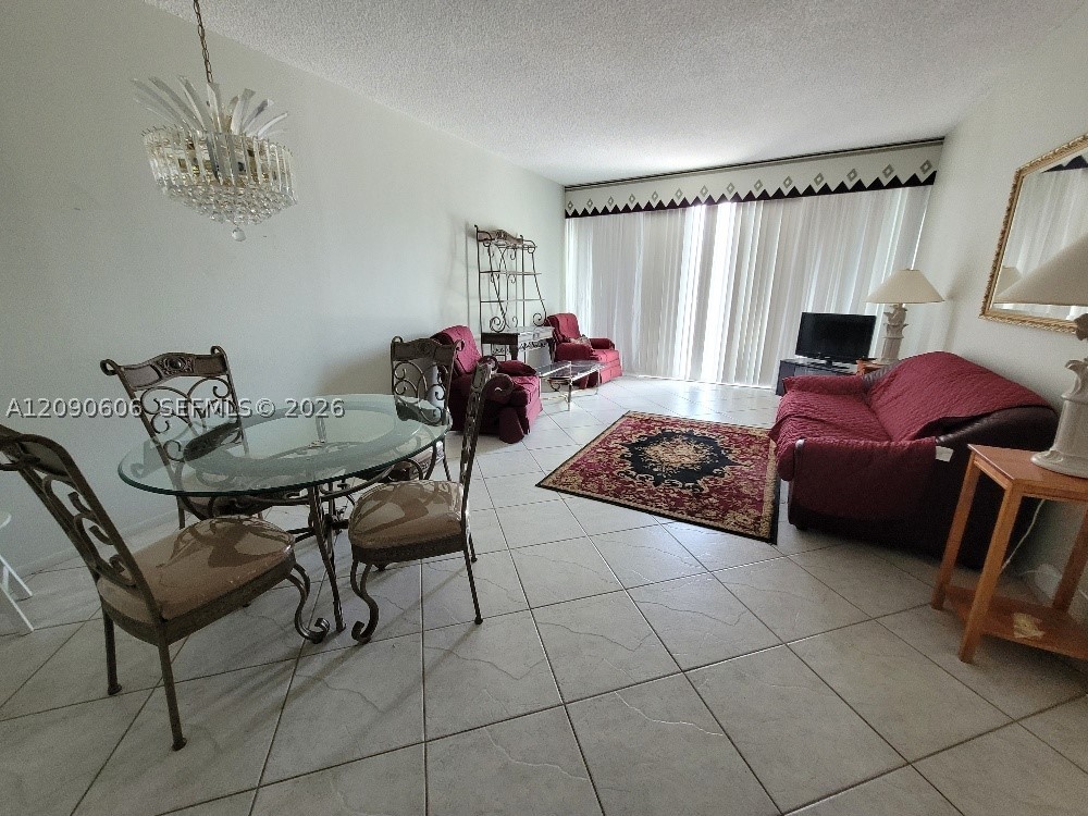 Aventura photo 2