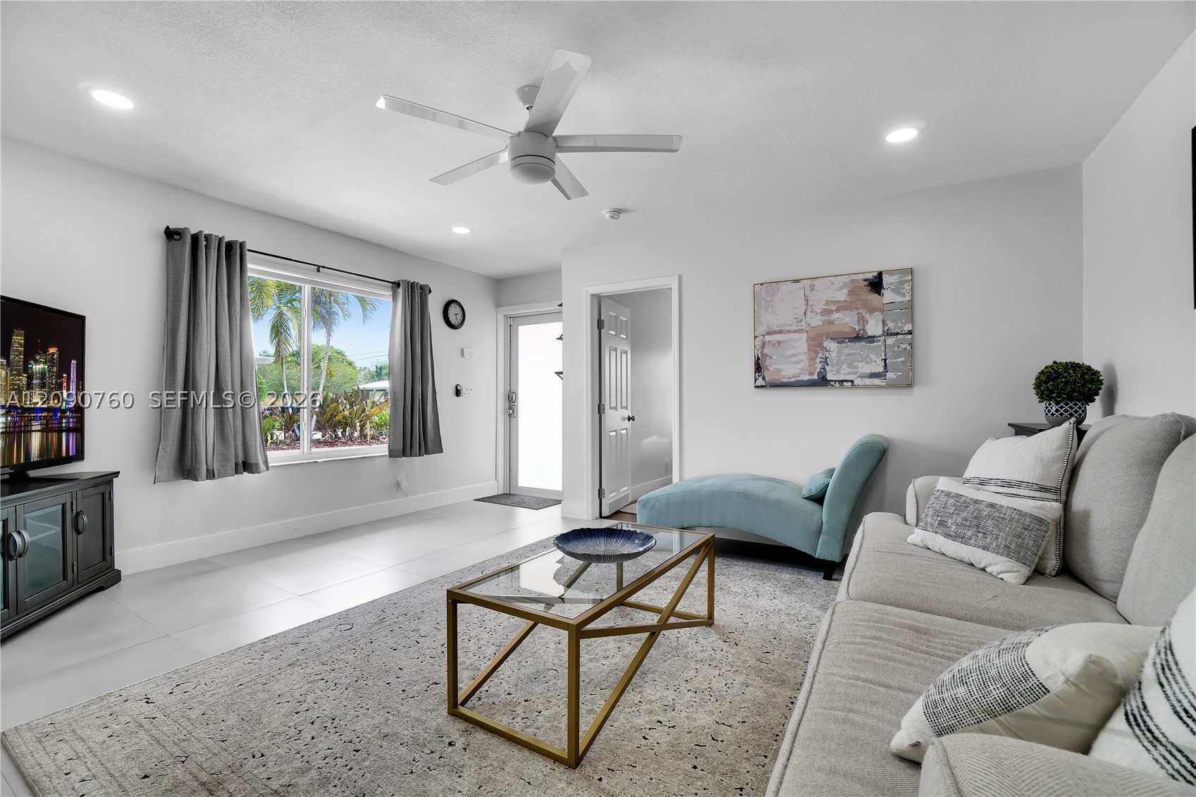 Wilton Manors photo 2