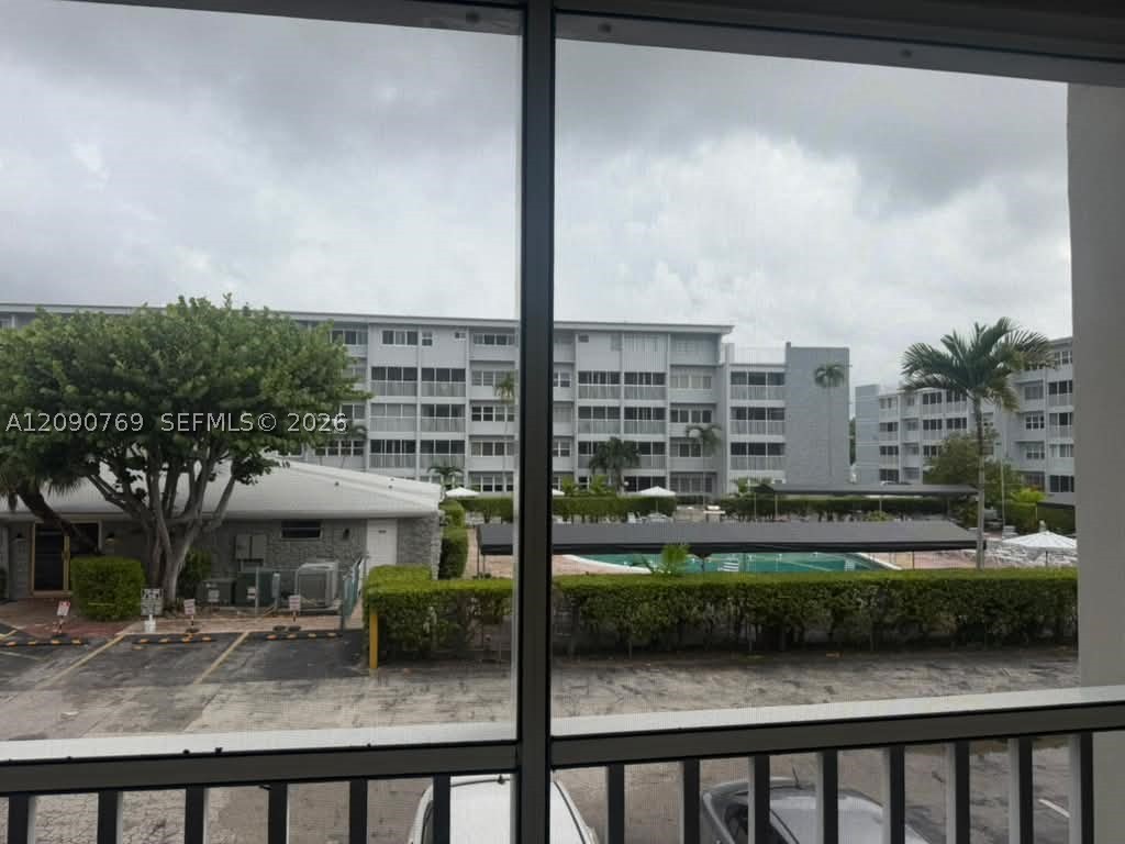 Hallandale Beach photo 3