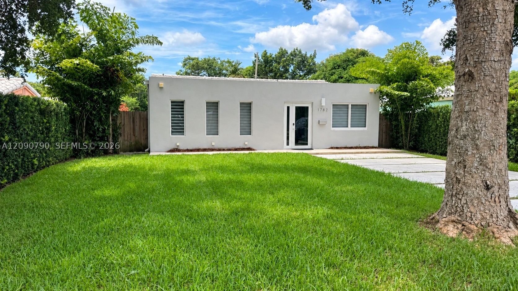 North Miami Beach photo 2