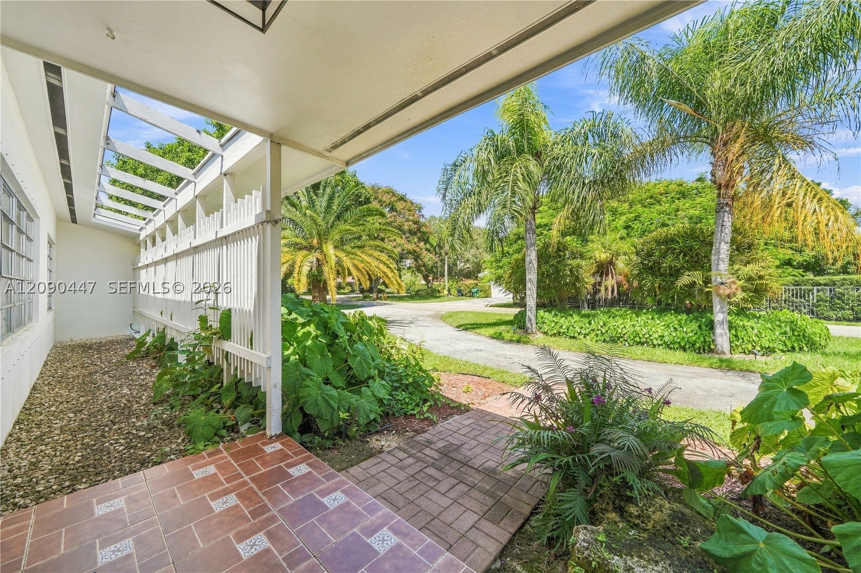 Pinecrest photo 3