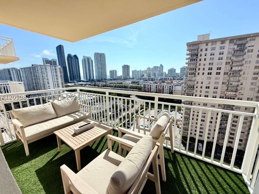 Sunny Isles Beach photo 2
