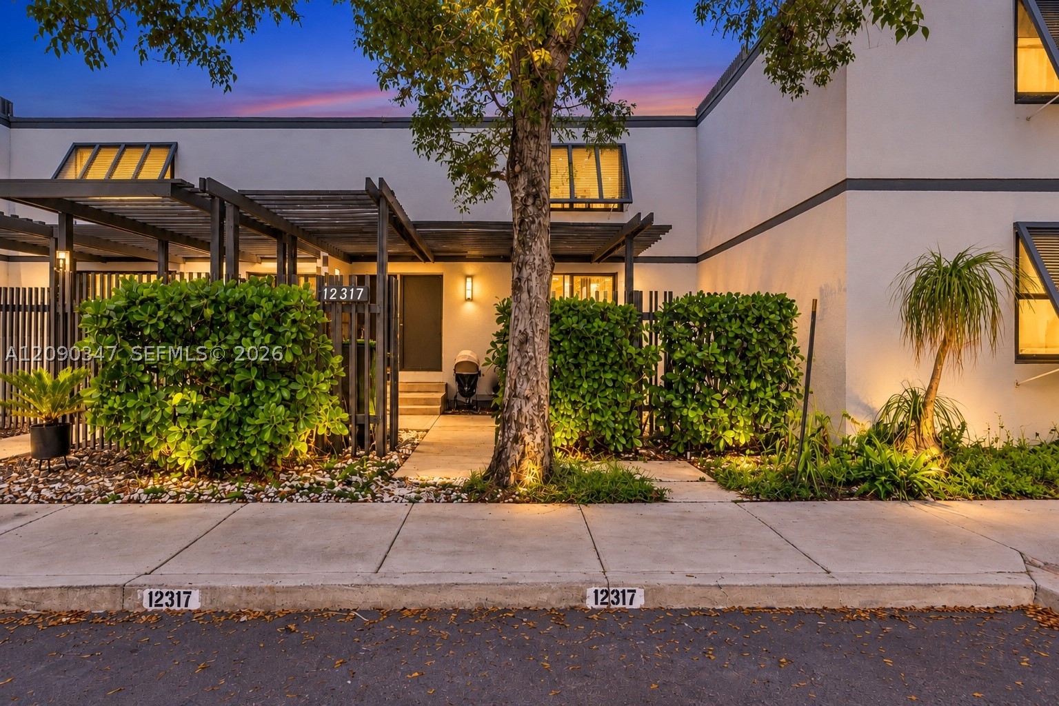 Pembroke Pines photo 2