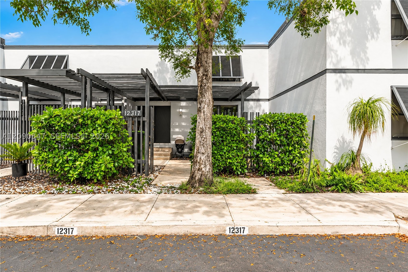 Pembroke Pines photo 4