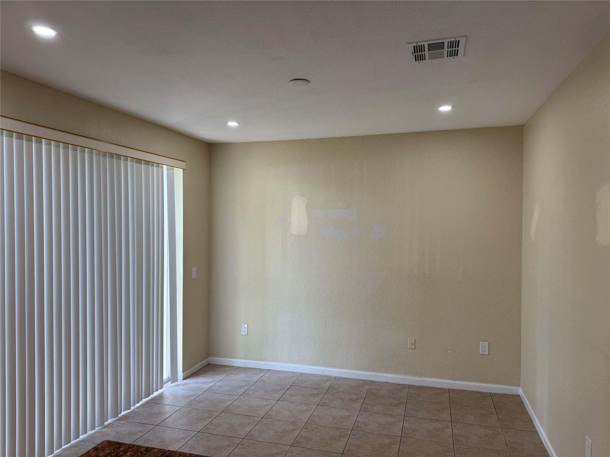 Miramar photo 5