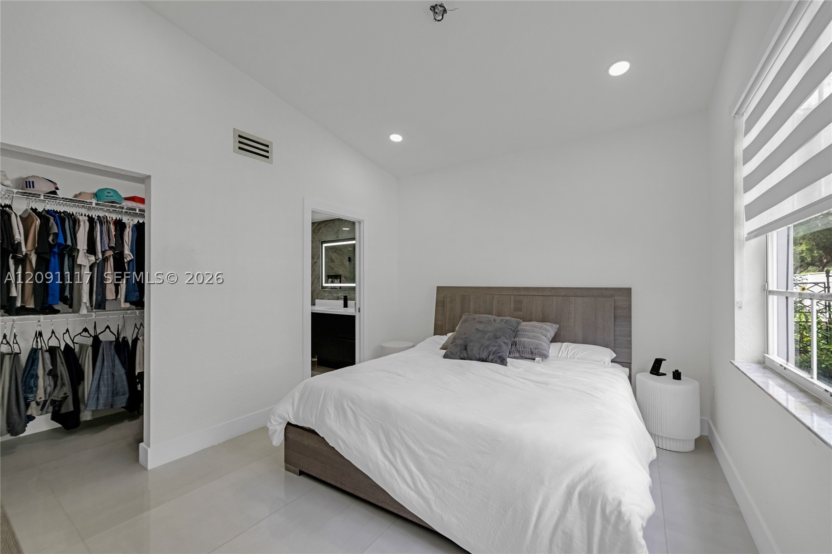 Miramar photo 4