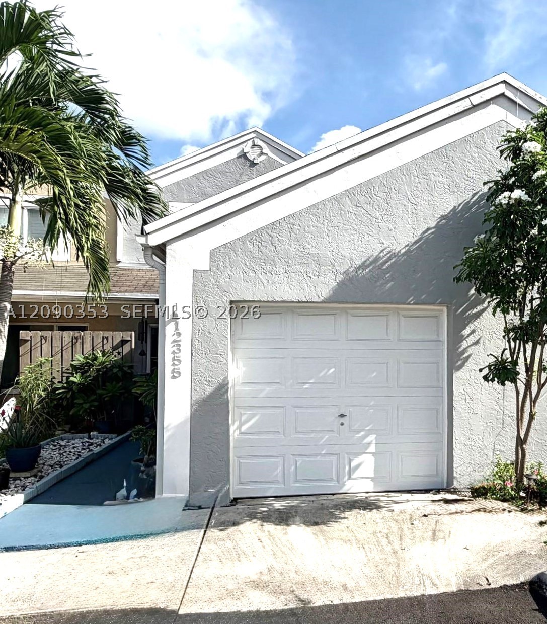 Pembroke Pines photo 2