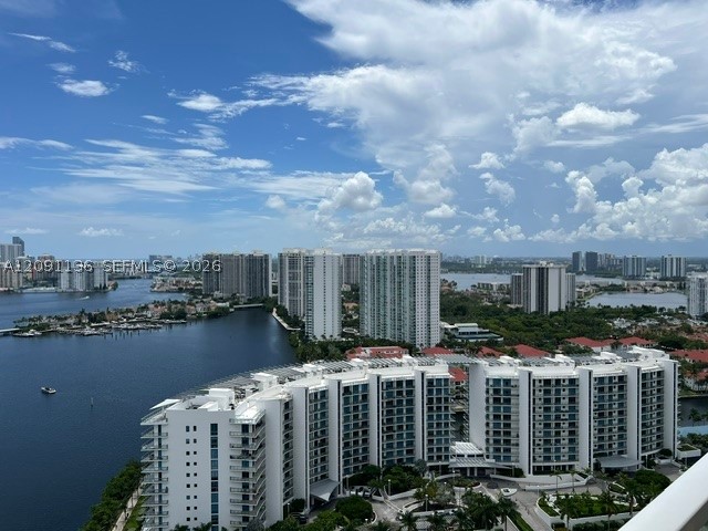 Aventura photo 3