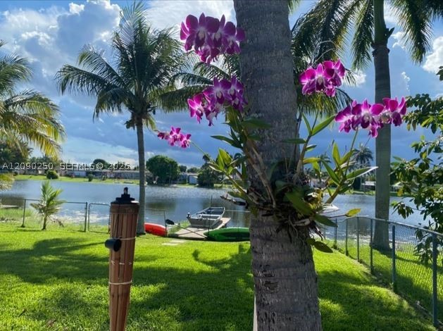Pembroke Pines photo 2