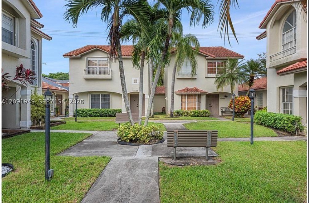 Pembroke Pines photo 2