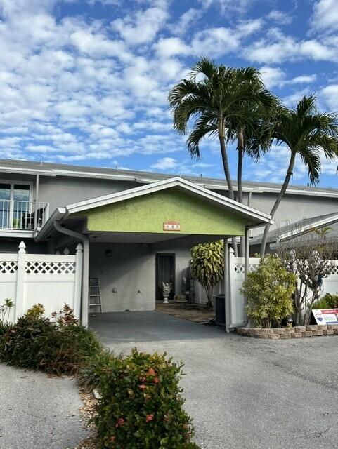 Wilton Manors photo 2