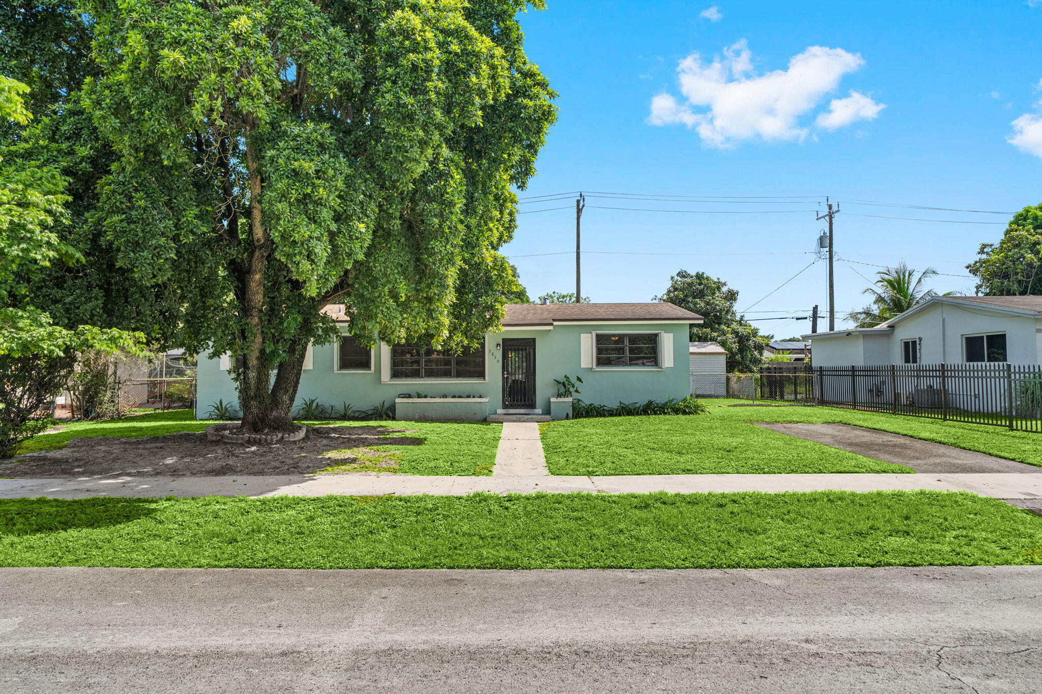 Miami Gardens photo 2