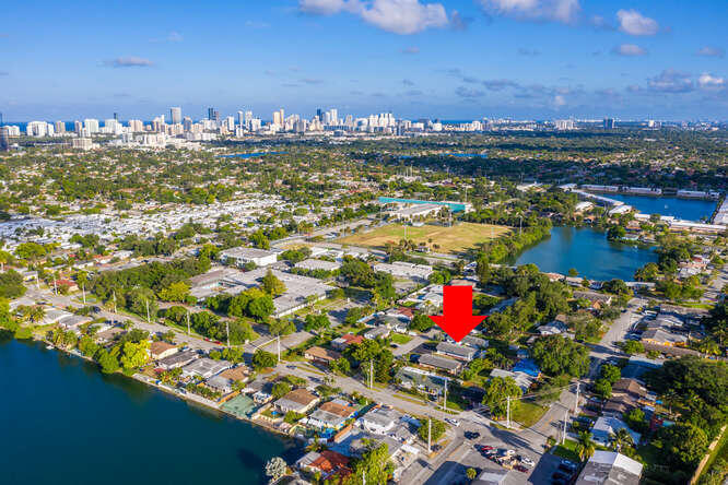 Hallandale Beach photo 2