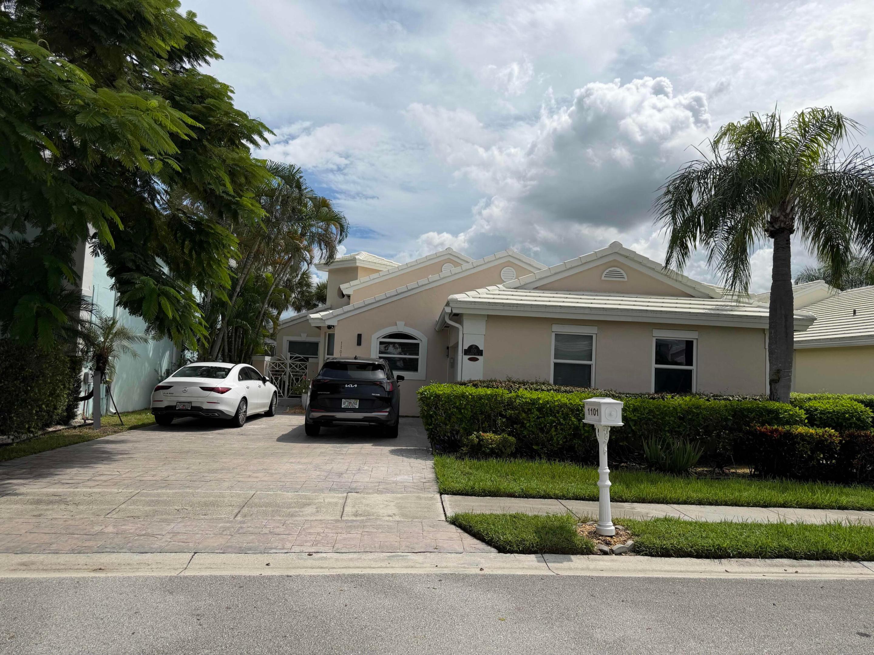 Pembroke Pines photo 1
