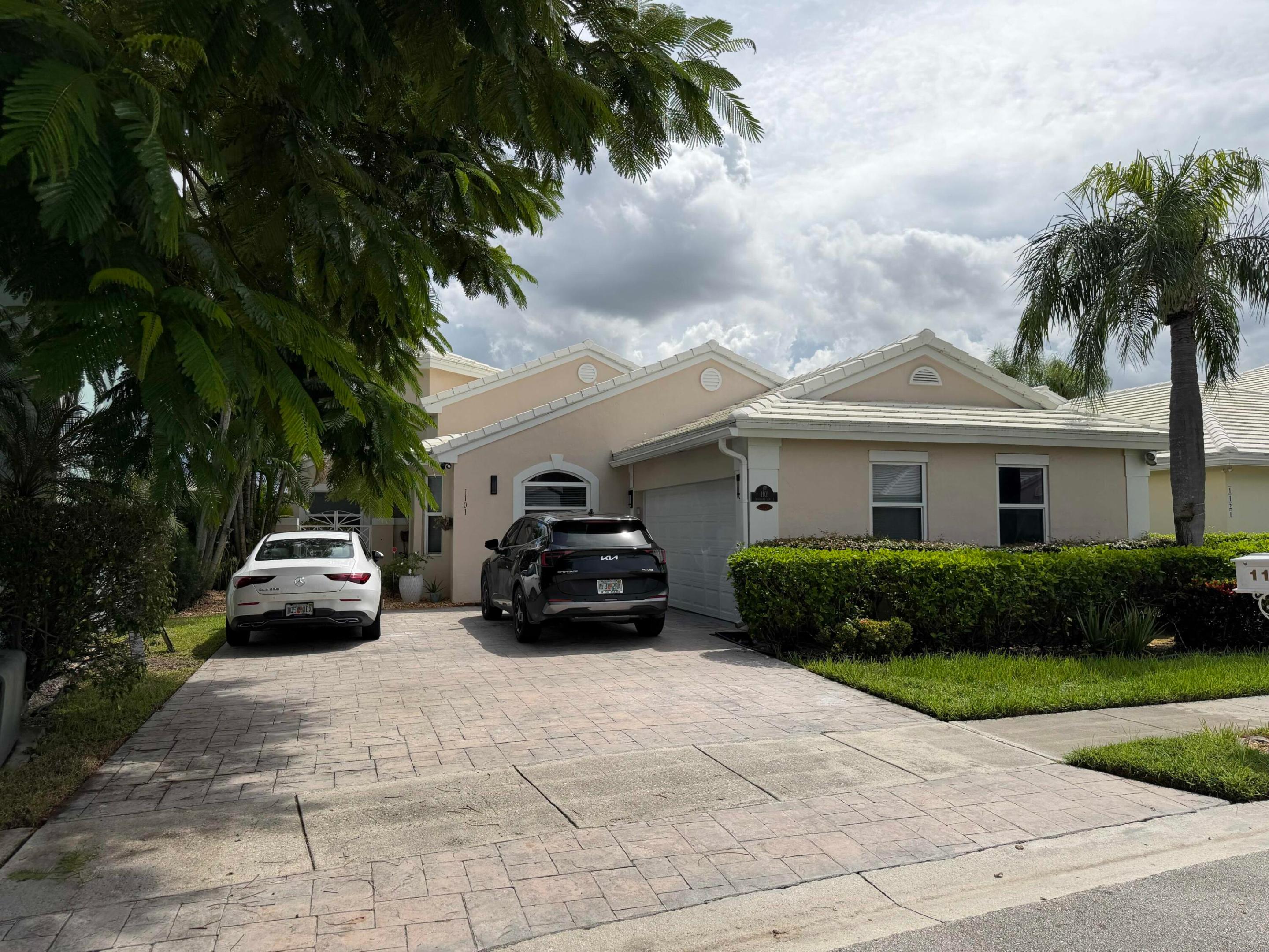 Pembroke Pines photo 2