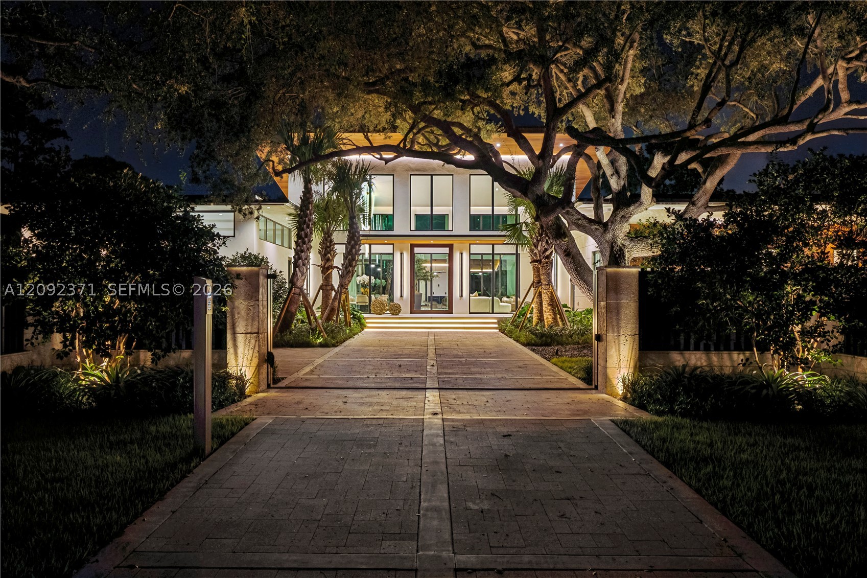 Pinecrest photo 3