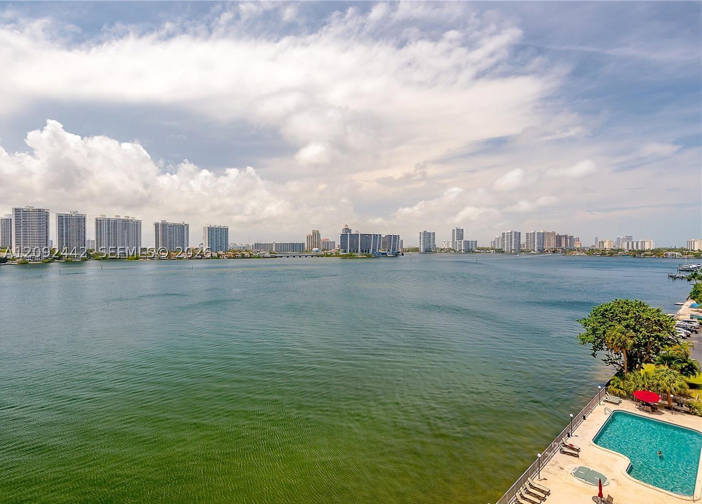 Sunny Isles Beach photo 2