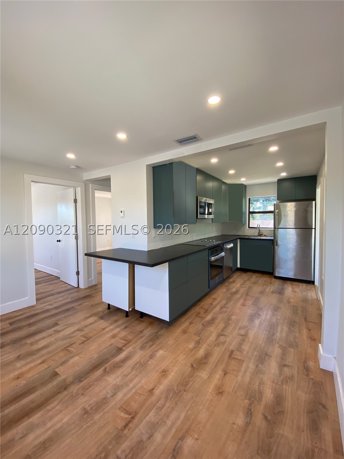 South Miami photo 4