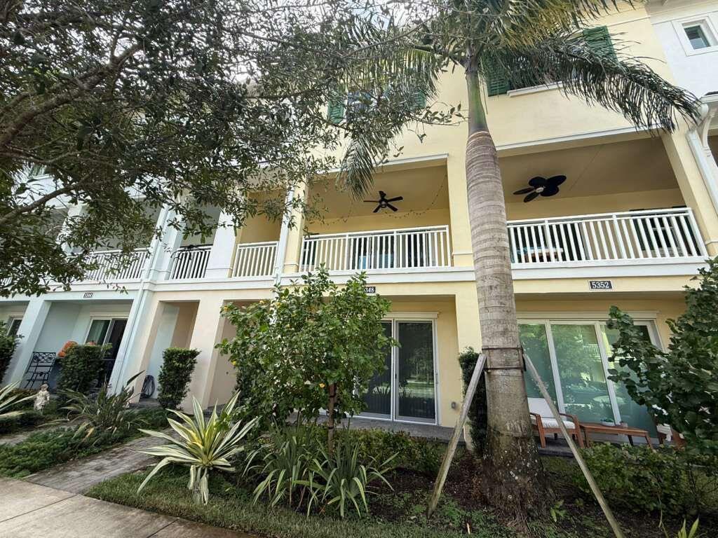 Palm Beach Gardens photo 2