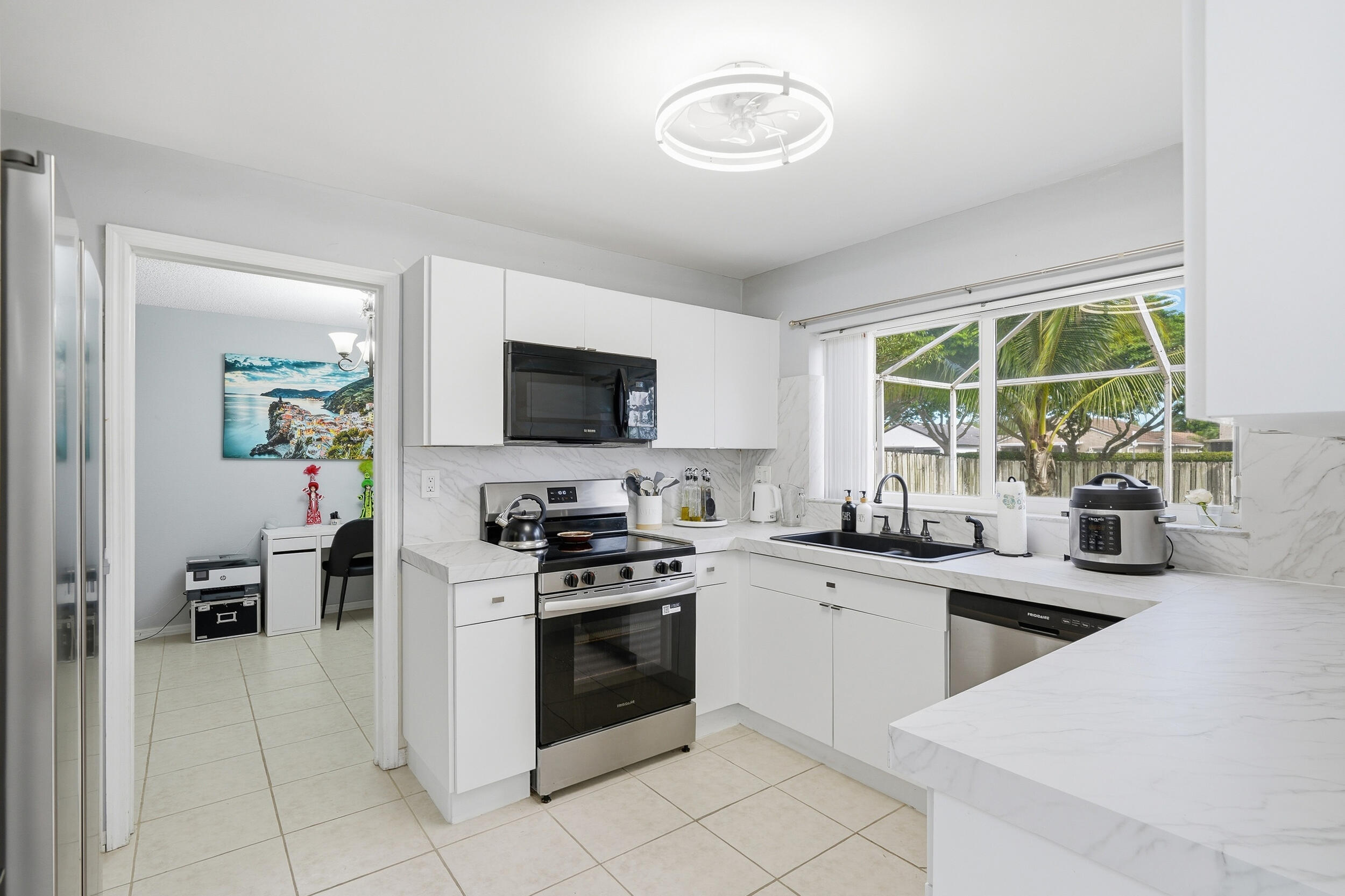 Pembroke Pines photo 4