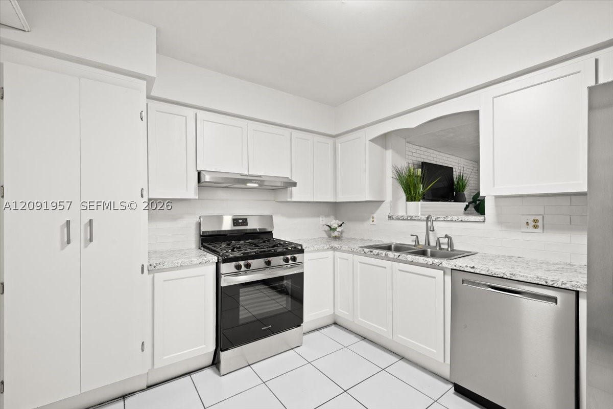 Pembroke Pines photo 3
