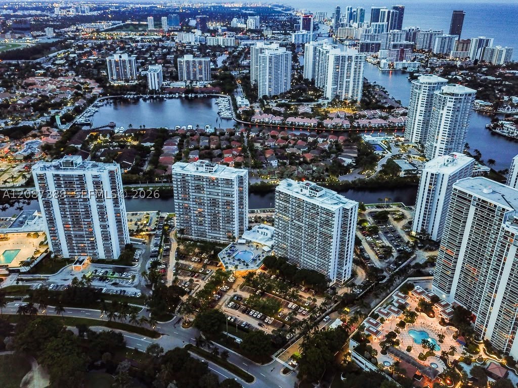 Aventura photo 2