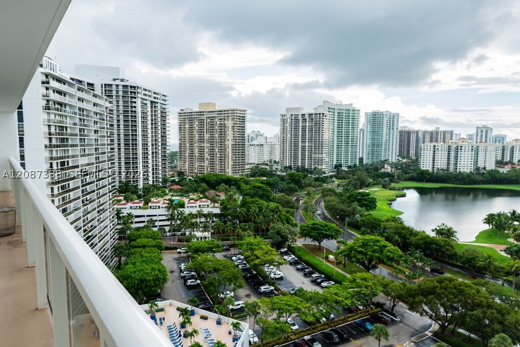 Aventura photo 4
