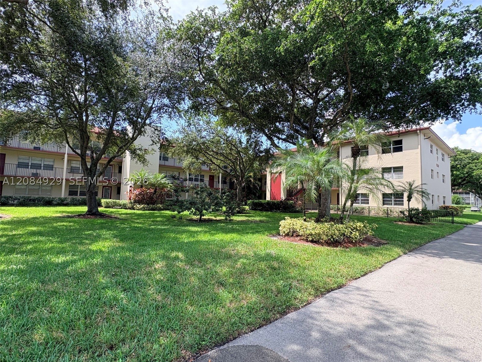 Pembroke Pines photo 2