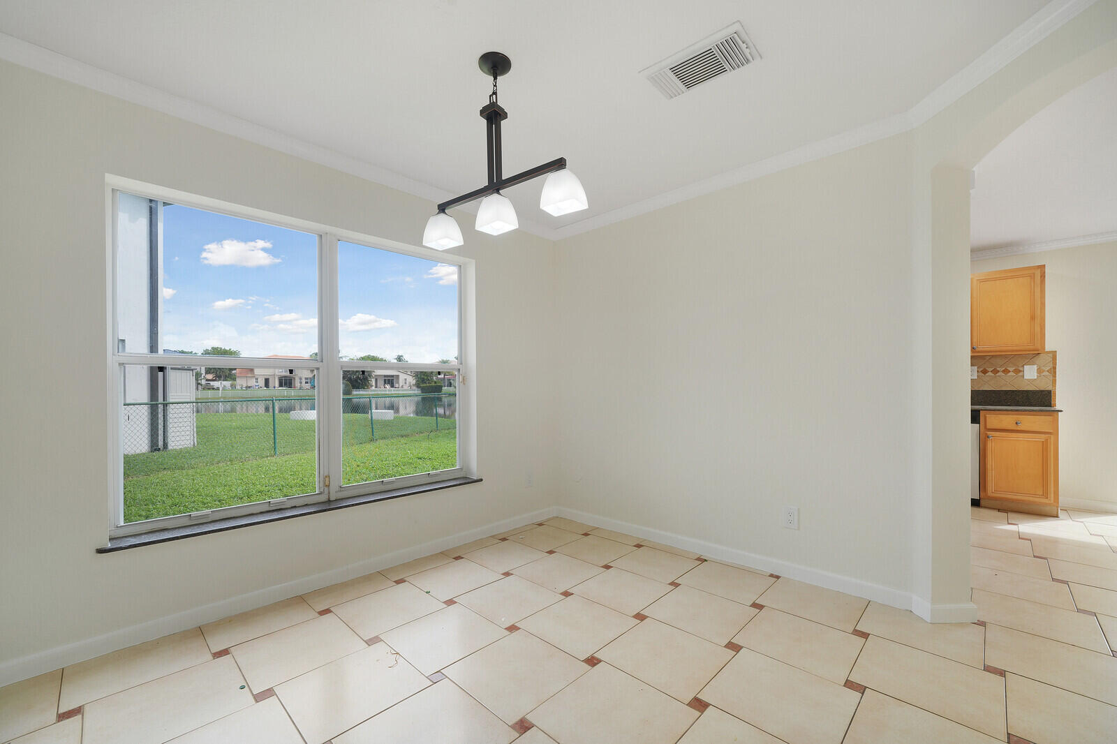 Miramar photo 5