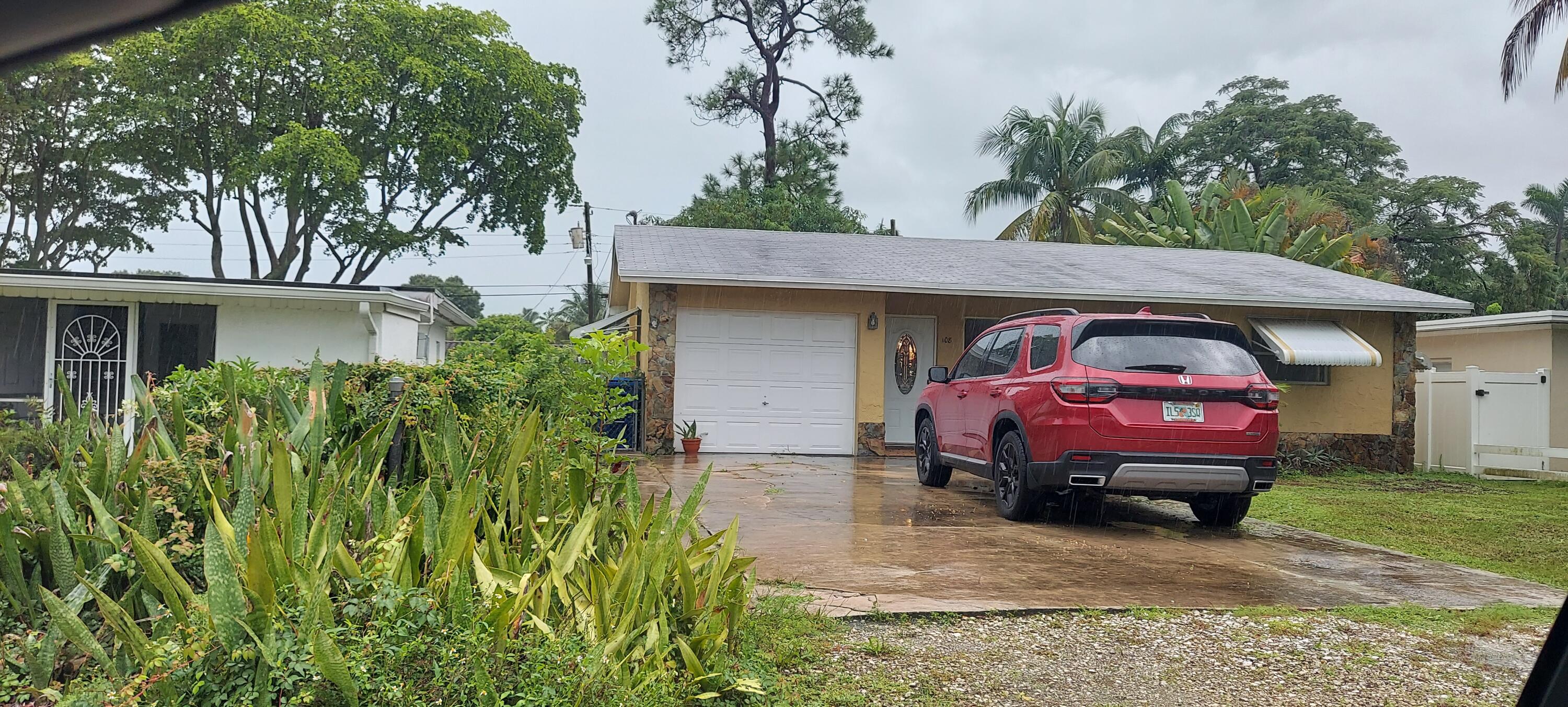 Wilton Manors photo 2