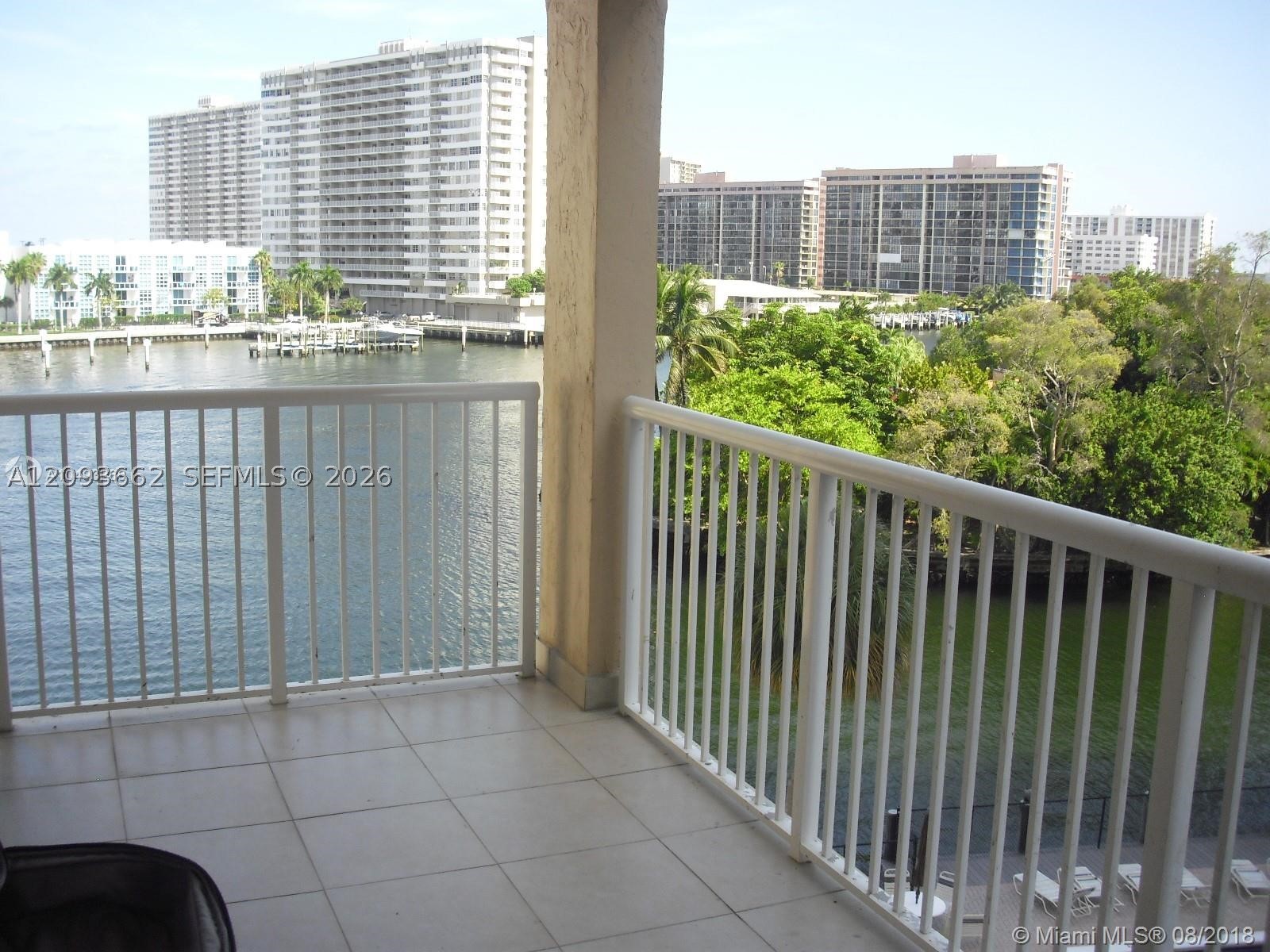 Hallandale Beach photo 2