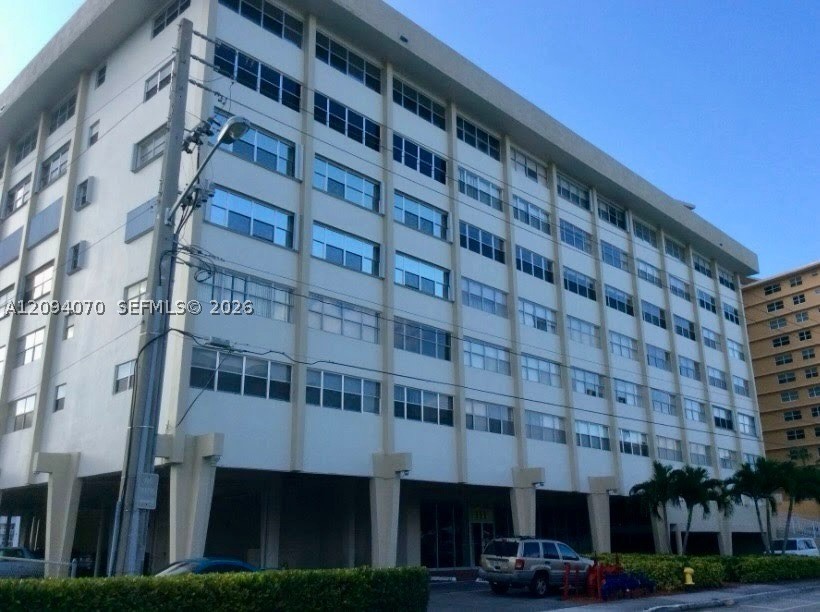 Hallandale Beach photo 3