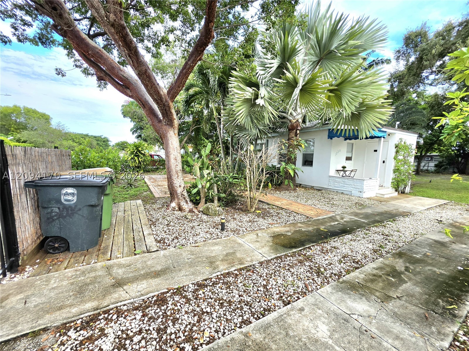 North Miami photo 2