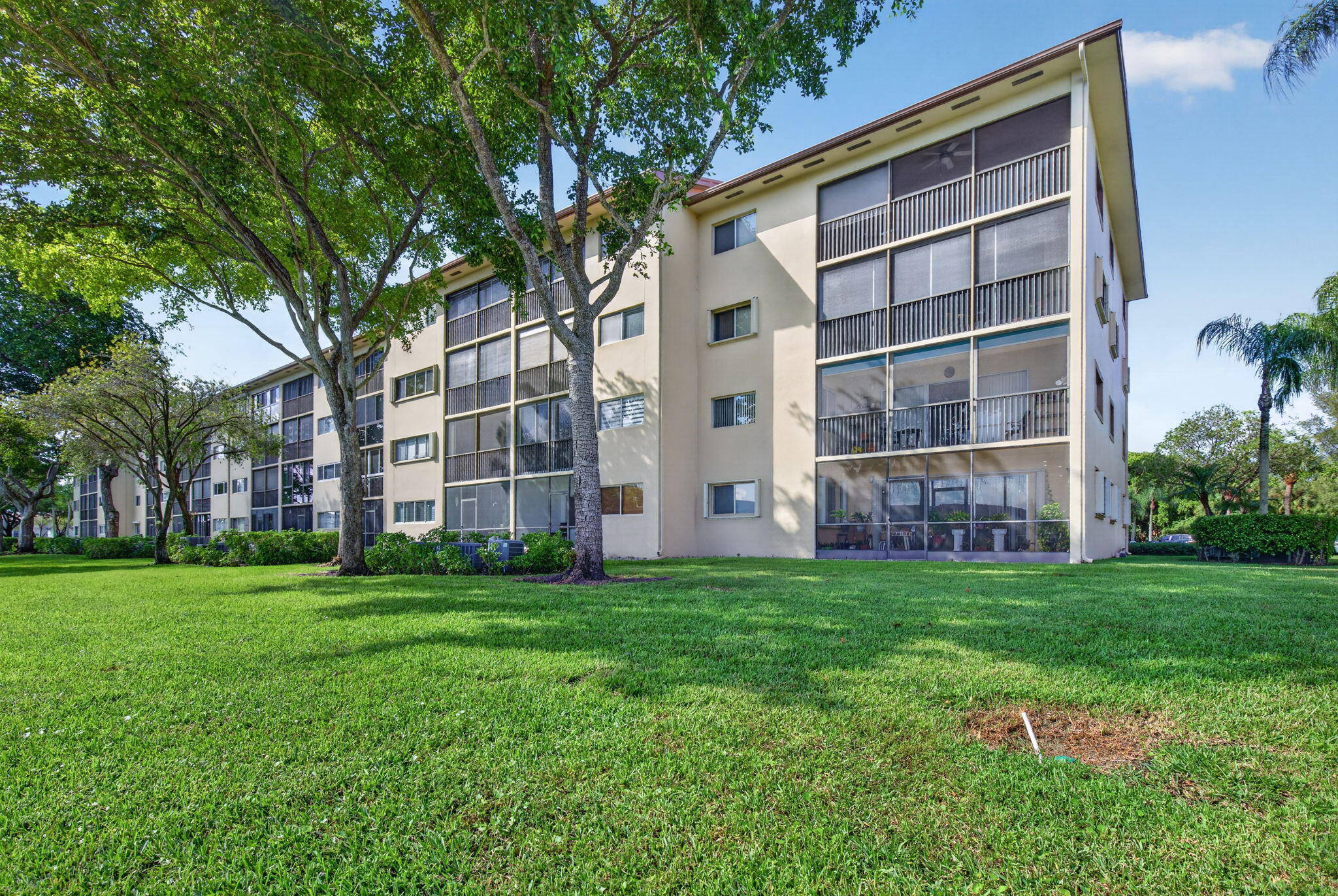 Pembroke Pines photo 2