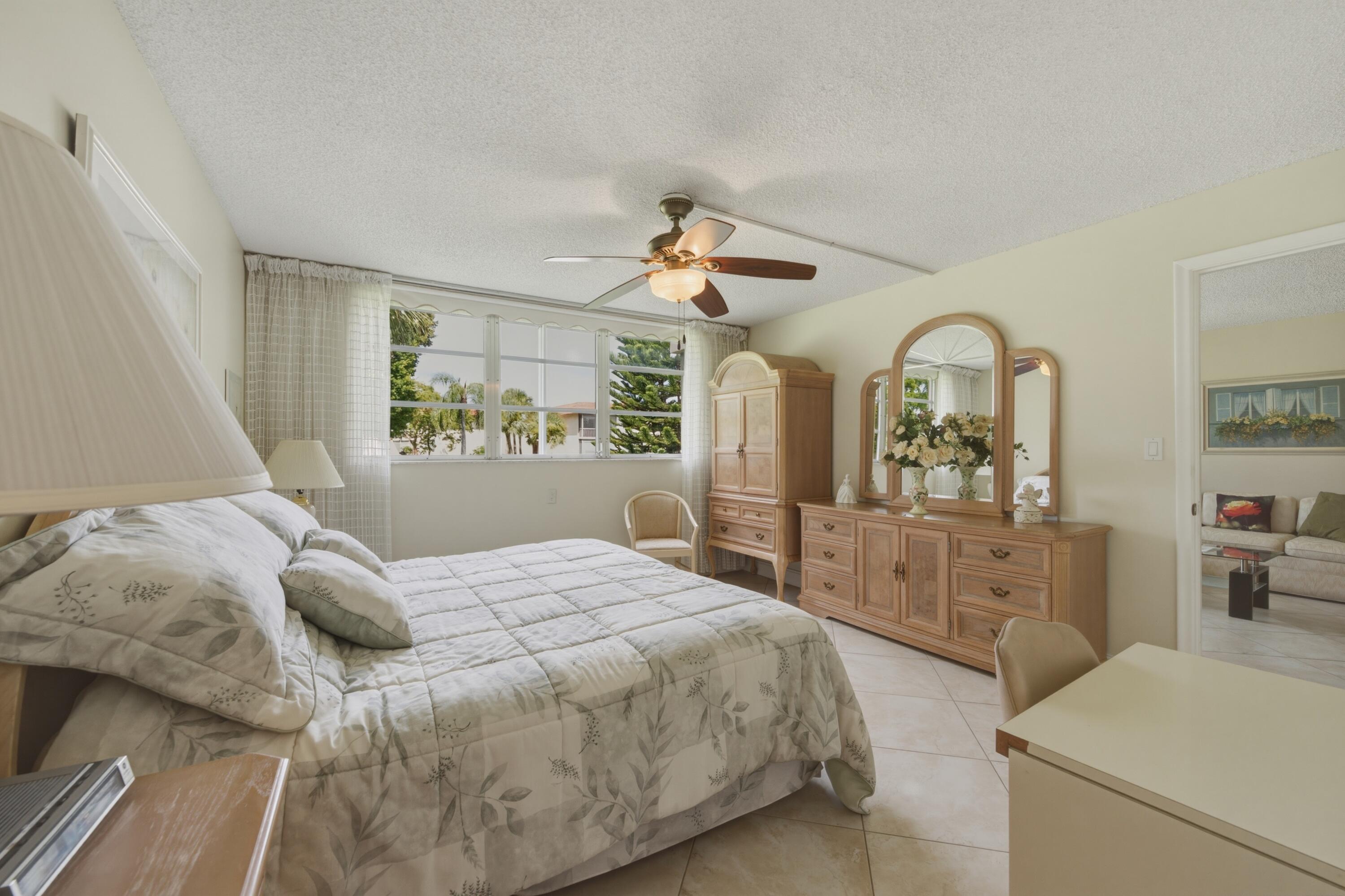 Pembroke Pines photo 4