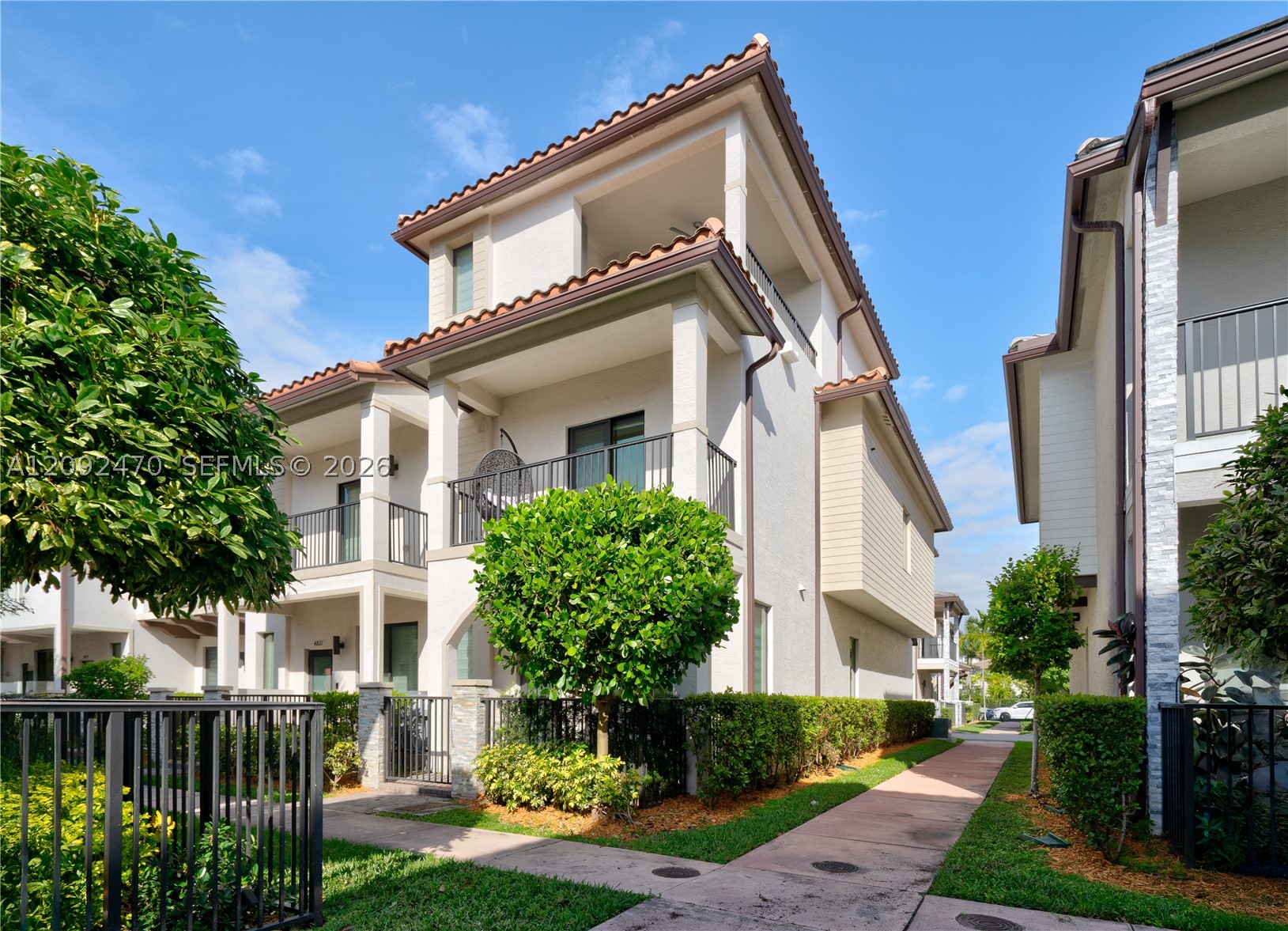 Doral photo 2
