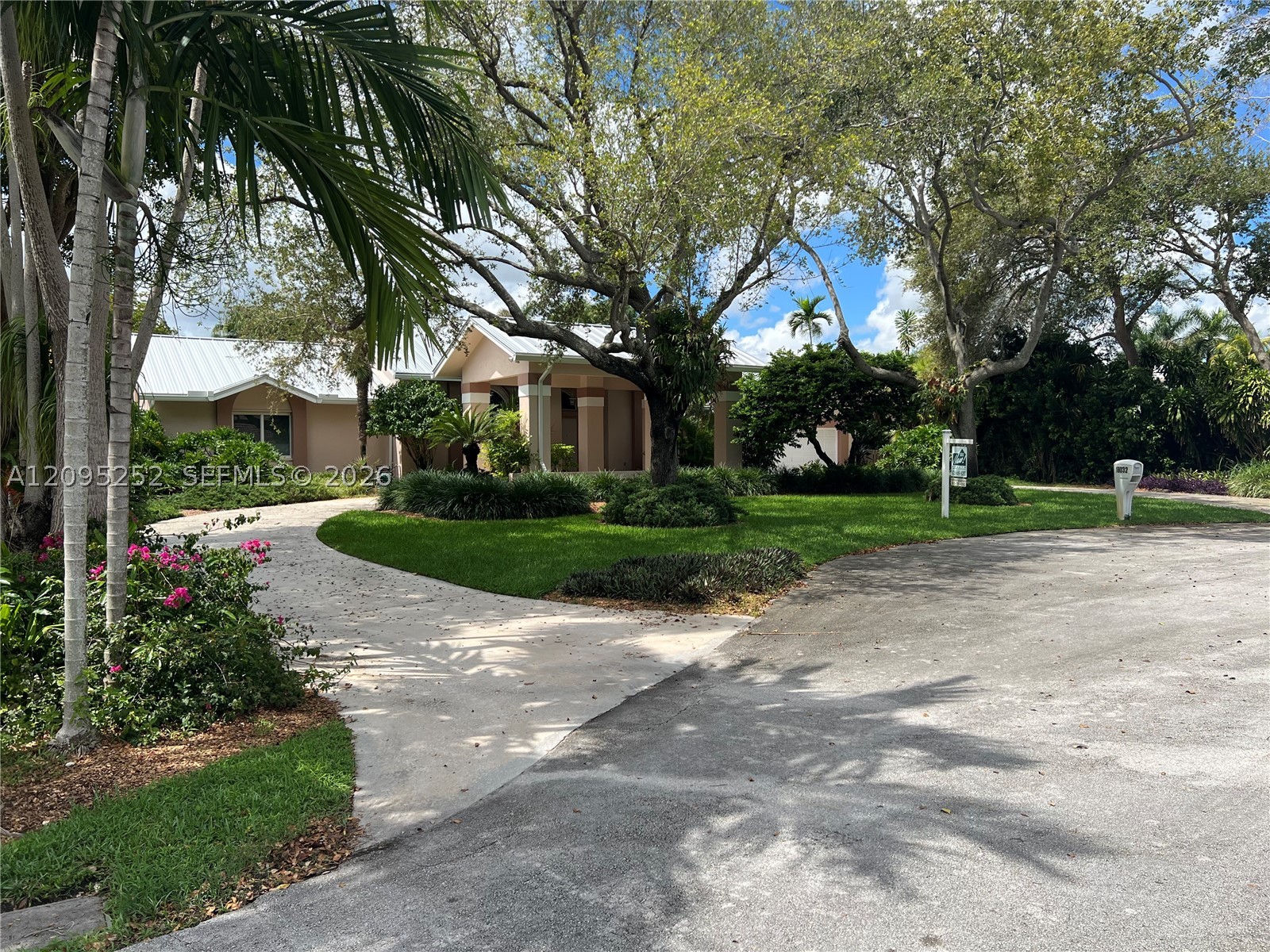 Palmetto Bay photo 2