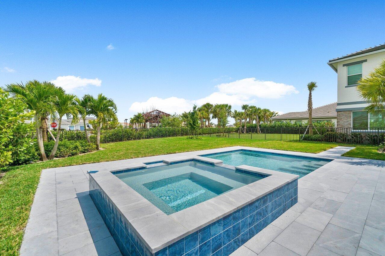Palm Beach Gardens photo 4