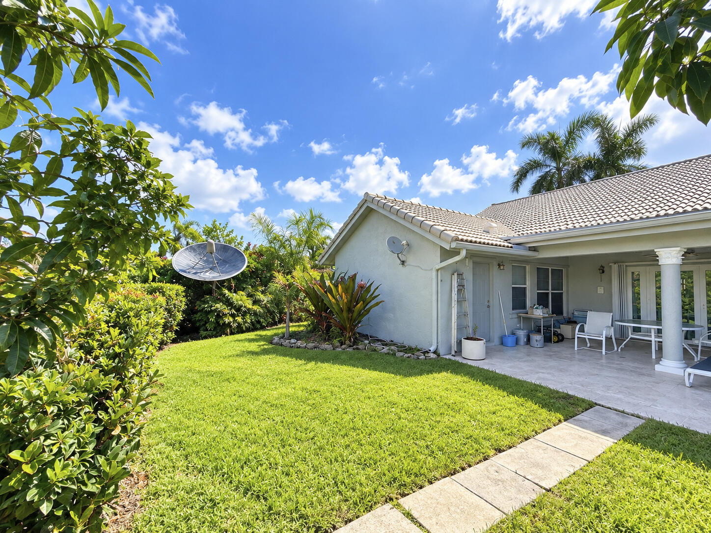 Pembroke Pines photo 2