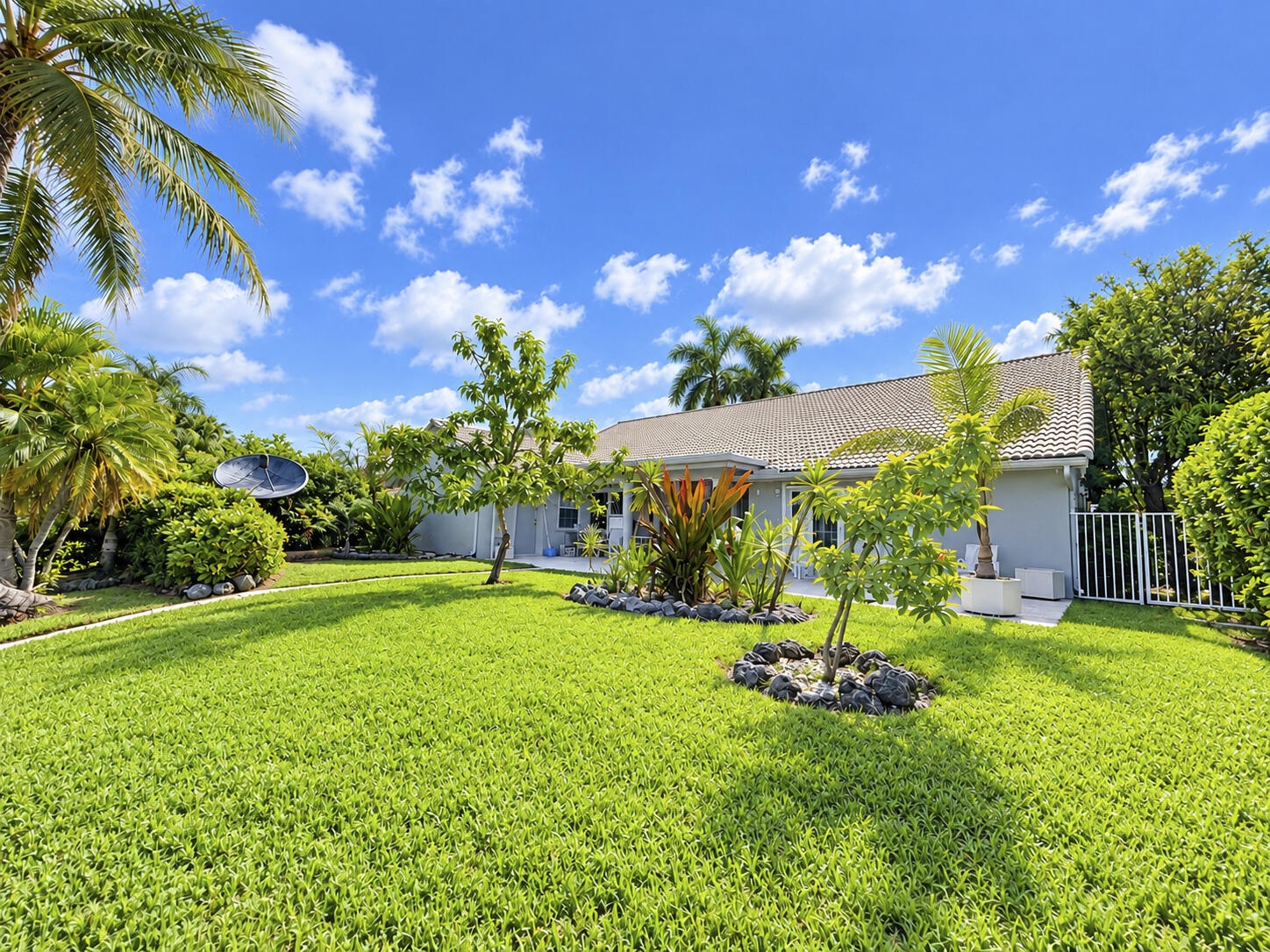 Pembroke Pines photo 4