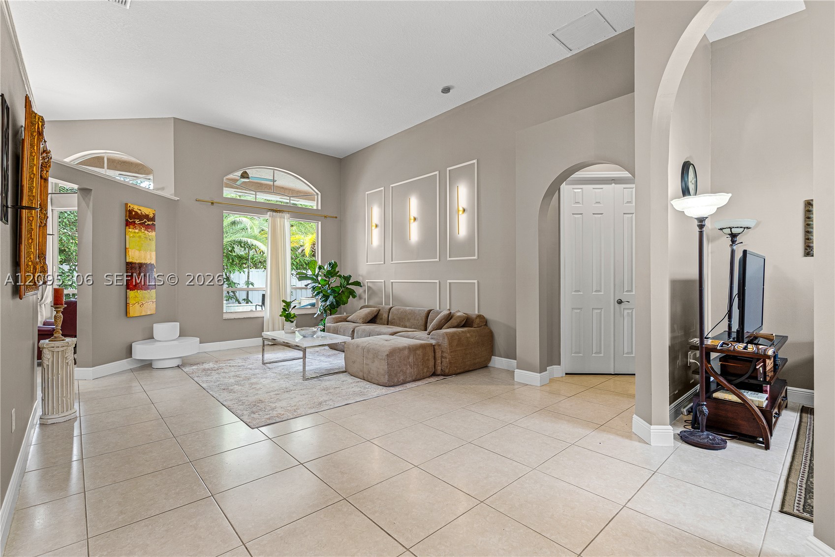 Pembroke Pines photo 2