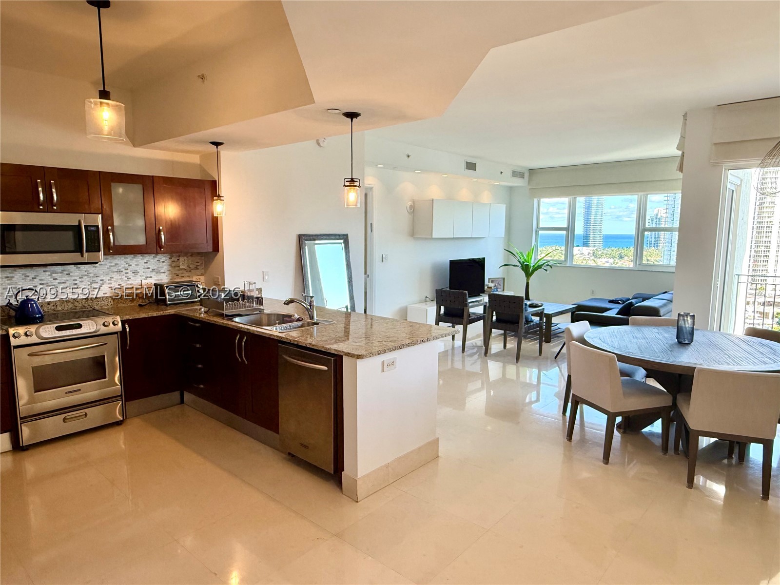 Aventura photo 3