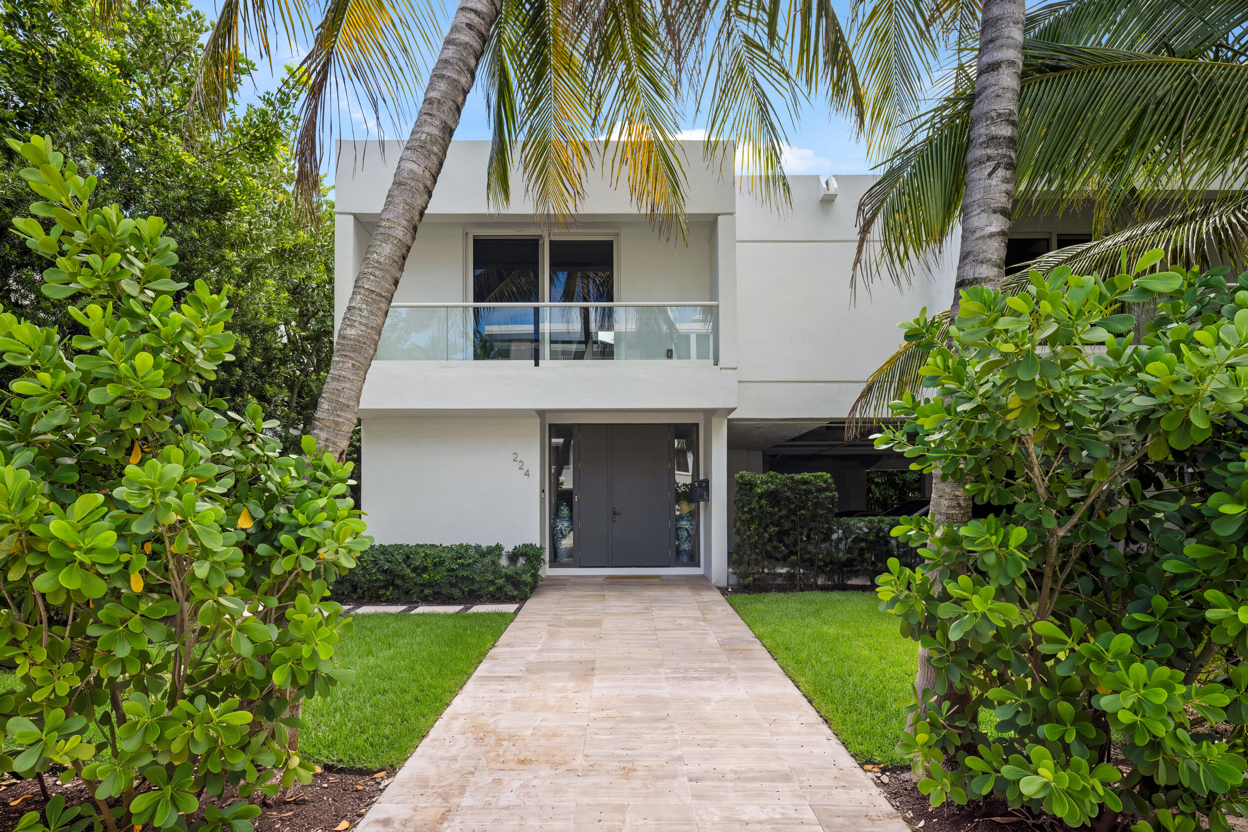 Palm Beach photo 3
