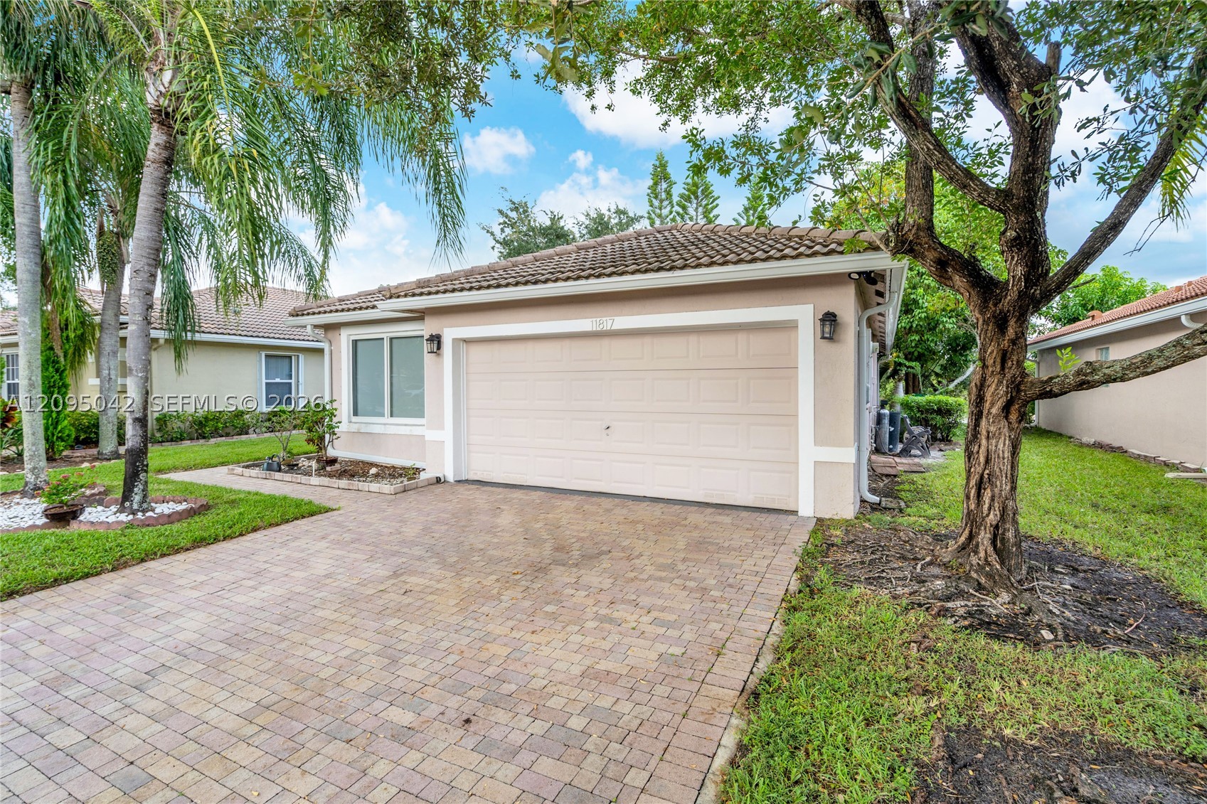 Pembroke Pines photo 2
