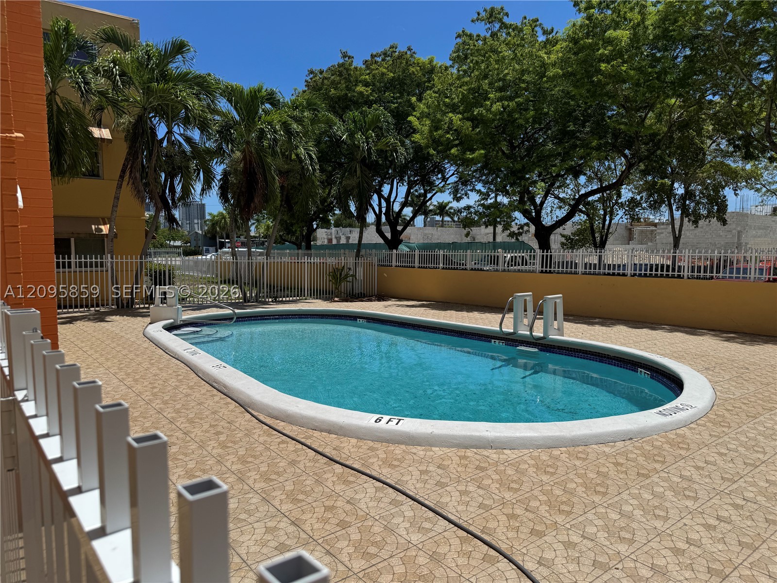 North Miami Beach photo 2