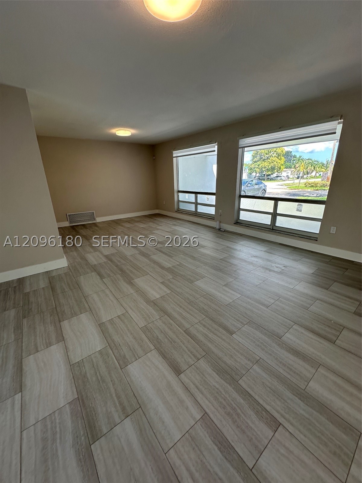 Miramar photo 3