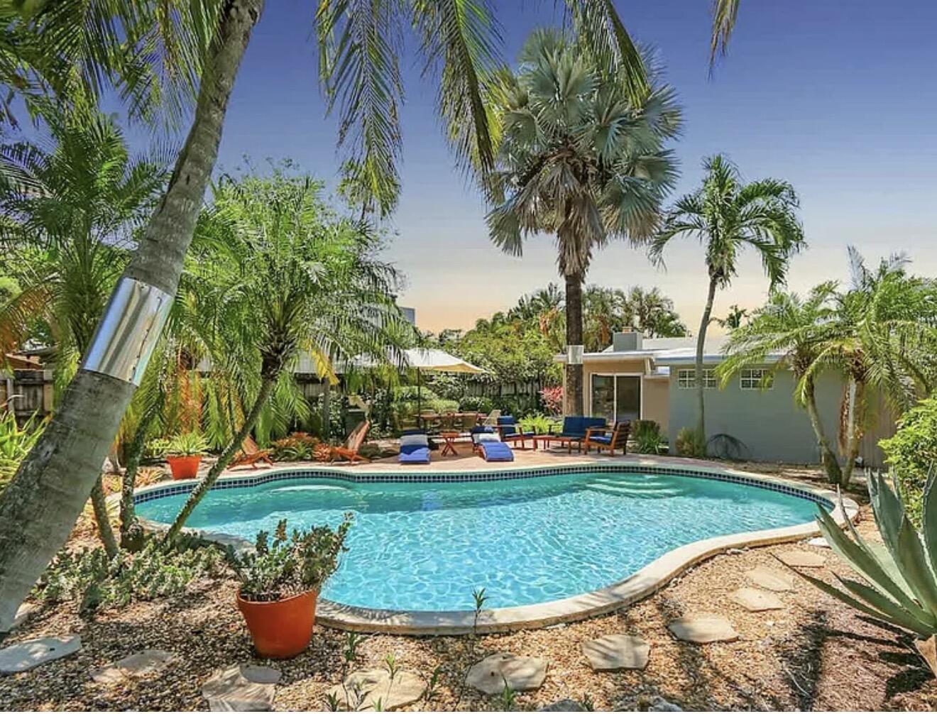 Wilton Manors photo 2