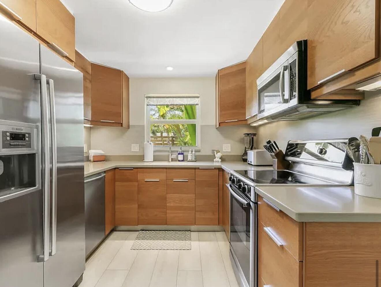 Wilton Manors photo 3