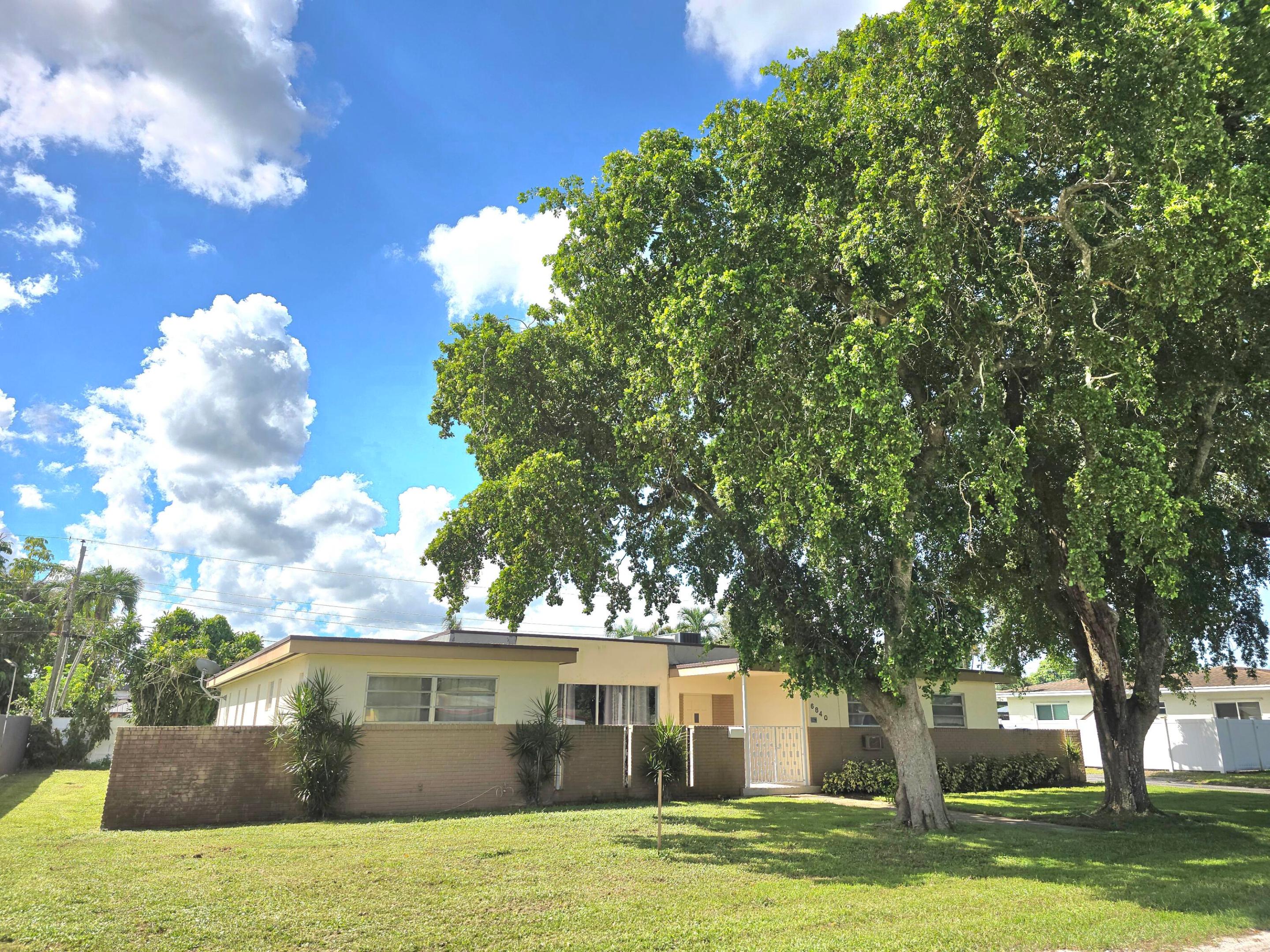 Pembroke Pines photo 3
