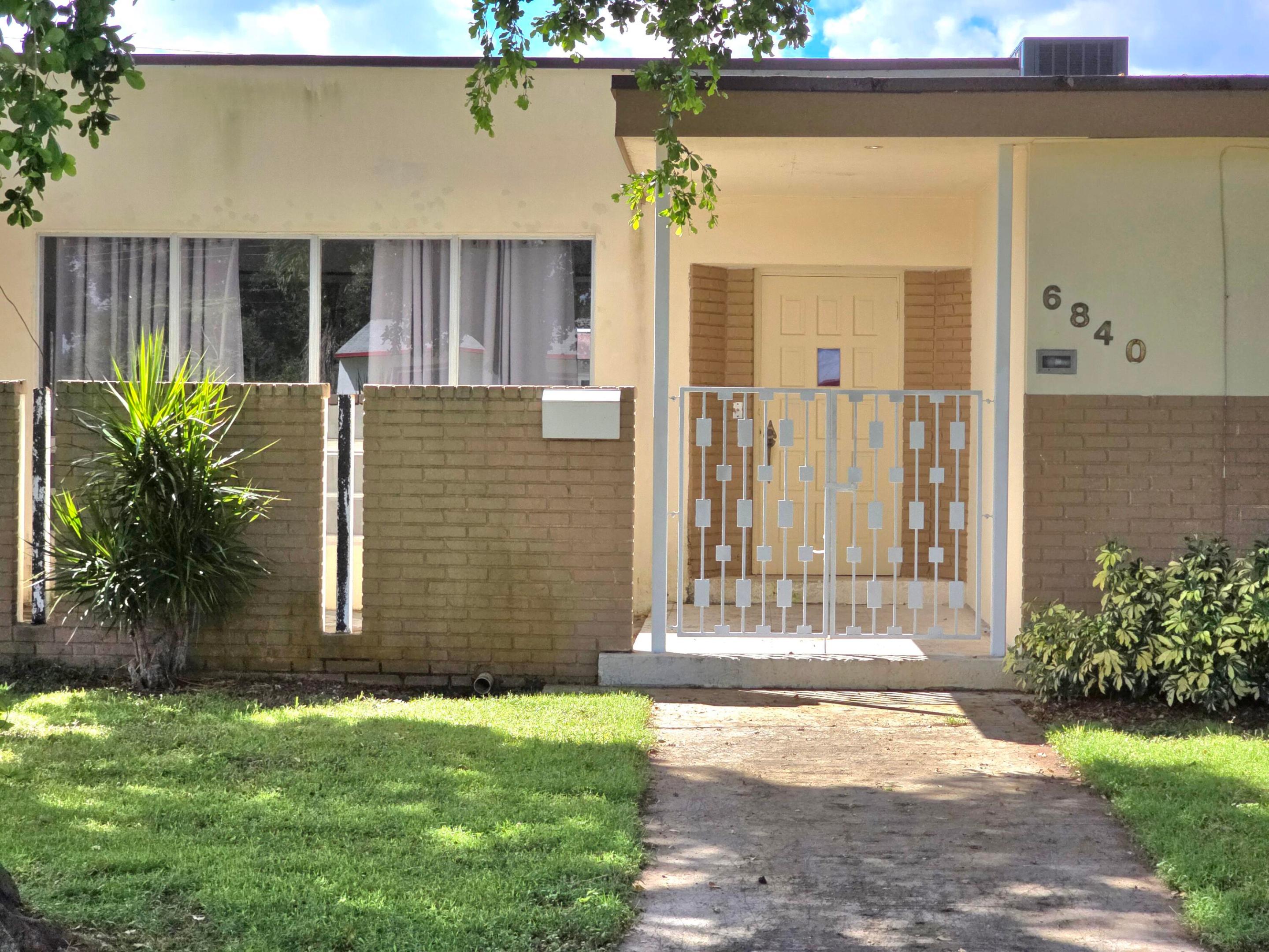 Pembroke Pines photo 4